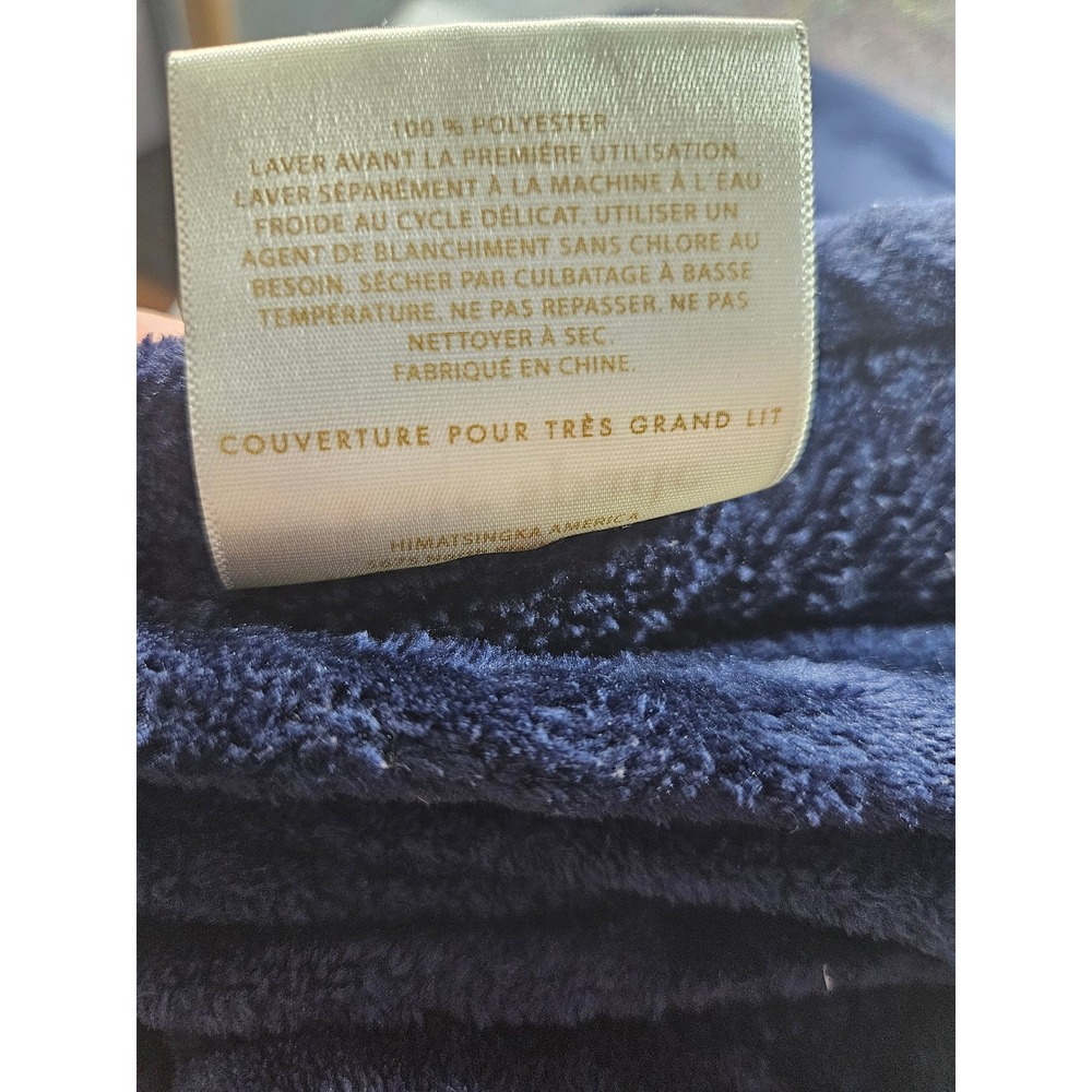 KATE SPADE New York King Blanket Navy Blue Plush Fleece Luxury Blanket Comforter - Picture 4 of 4